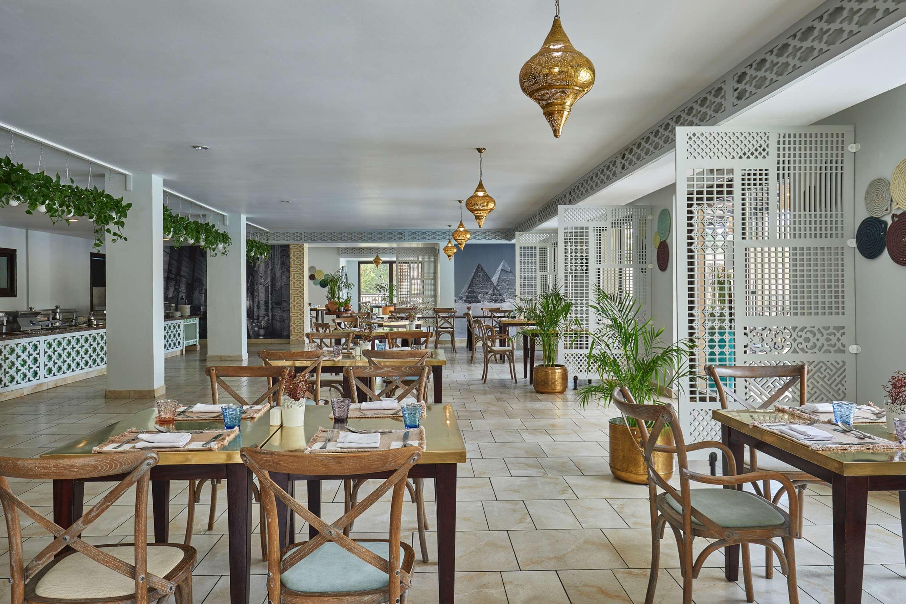 Steigenberger Aqua Magic, All Inclusive Hurghada Esterno foto The restaurant at the hotel