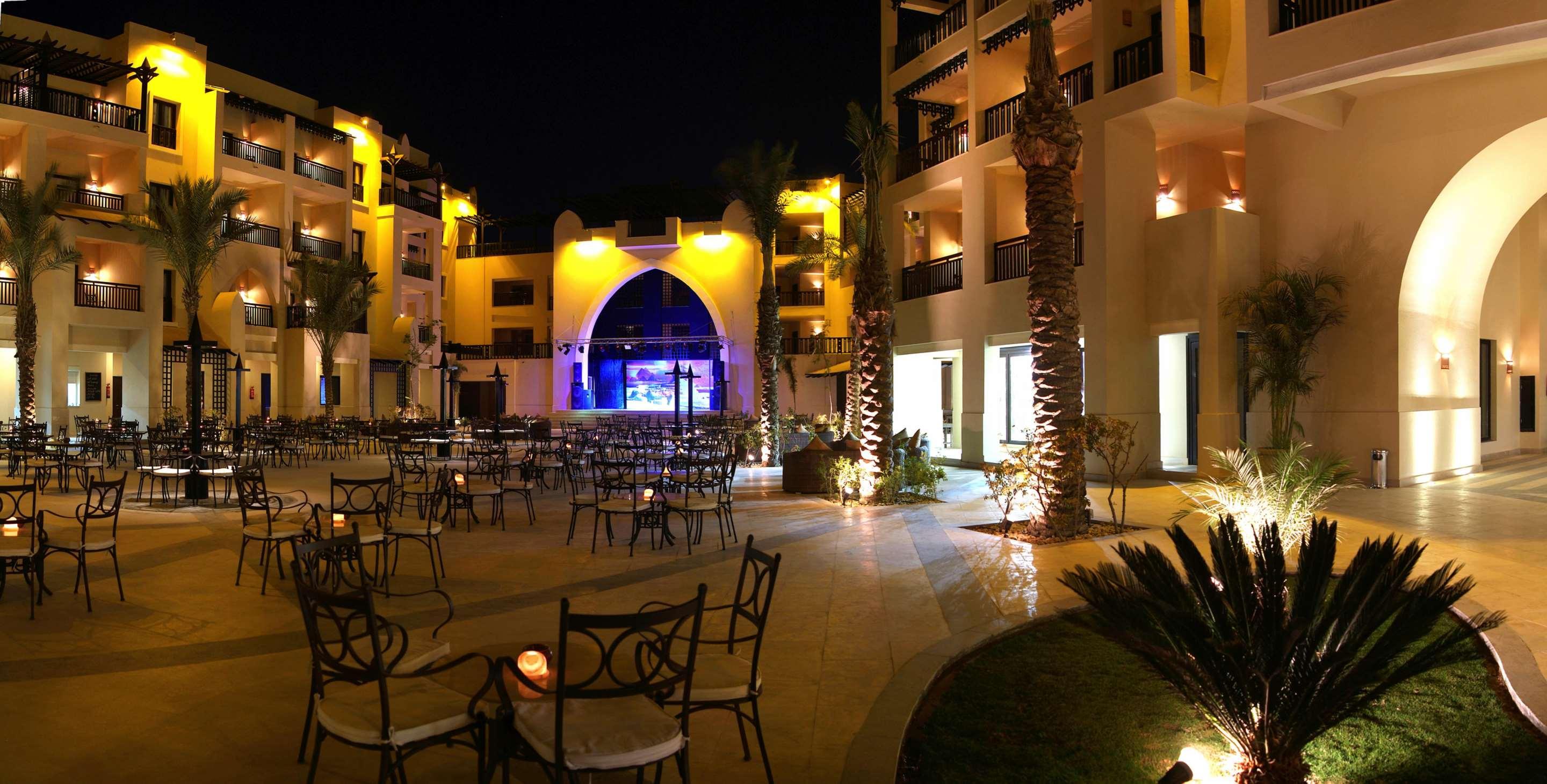 Steigenberger Aqua Magic, All Inclusive Hurghada Esterno foto The hotel's main square