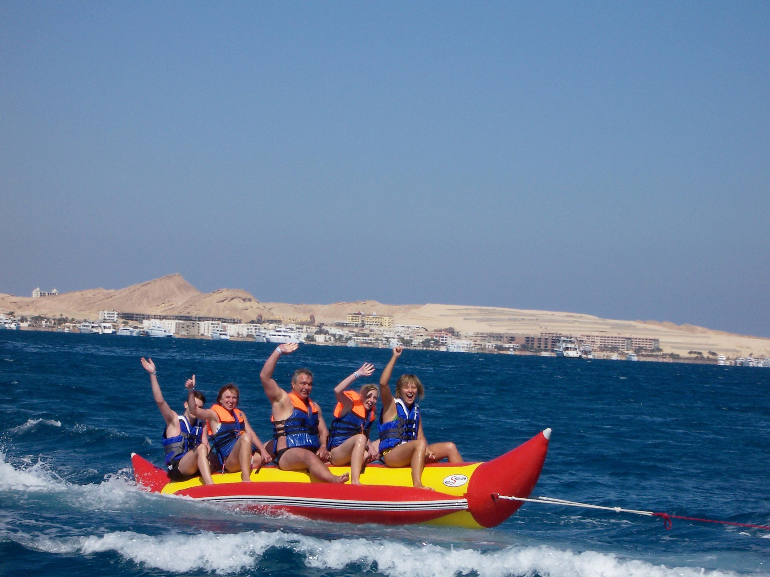 Steigenberger Aqua Magic, All Inclusive Hurghada Esterno foto A banana boat in Egypt