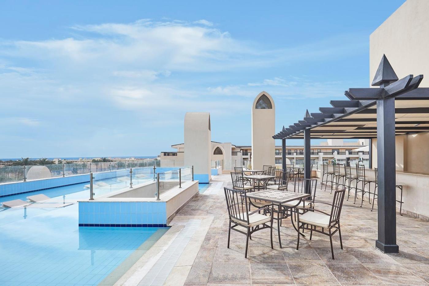 Steigenberger Aqua Magic, All Inclusive Hurghada Esterno foto Rooftop pool at the Westin