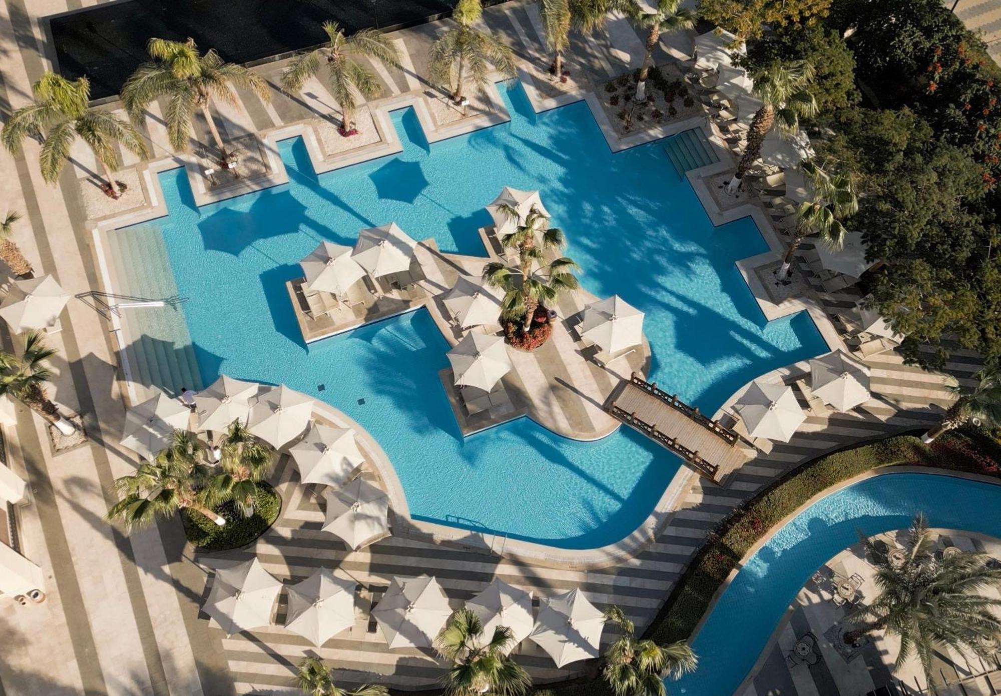 Steigenberger Aqua Magic, All Inclusive Hurghada Esterno foto Aerial view of the pool at the Atlantis Paradise Island